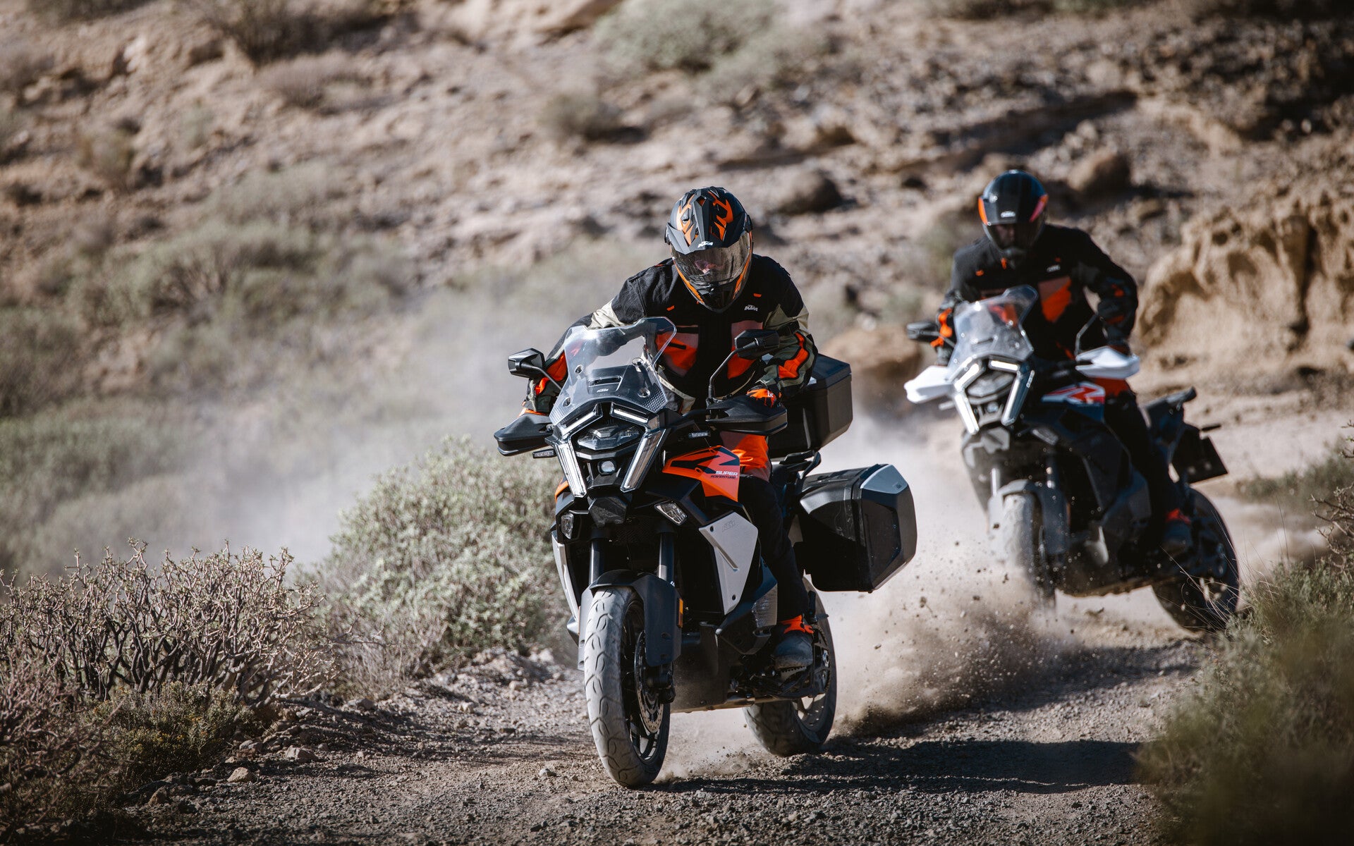 726649_MY26_KTM_1390_Super_Adventure_S_EVO_action_EUROPE_GLOBAL_Action